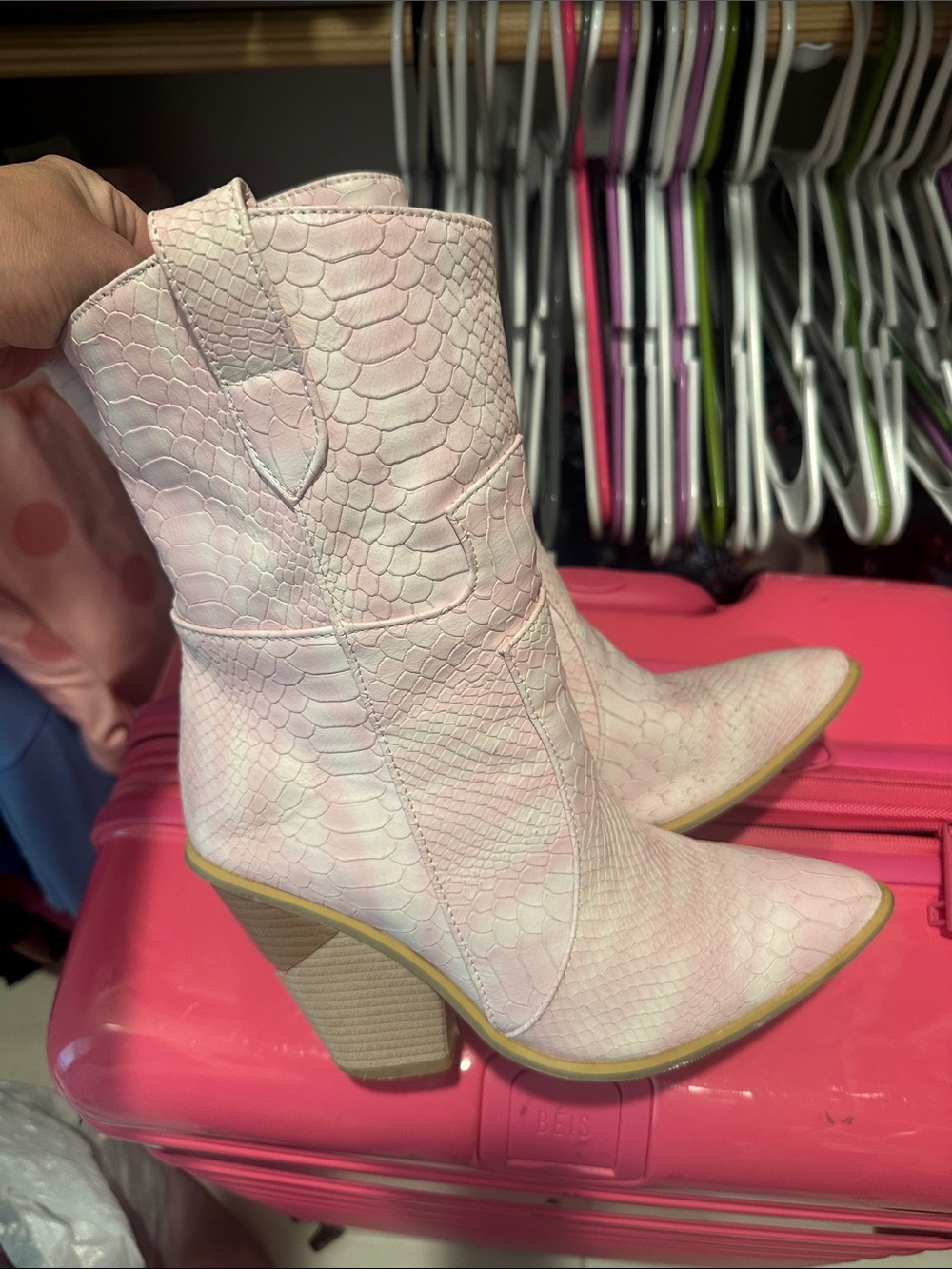 Women's Pink Textured Western Ankle Boots